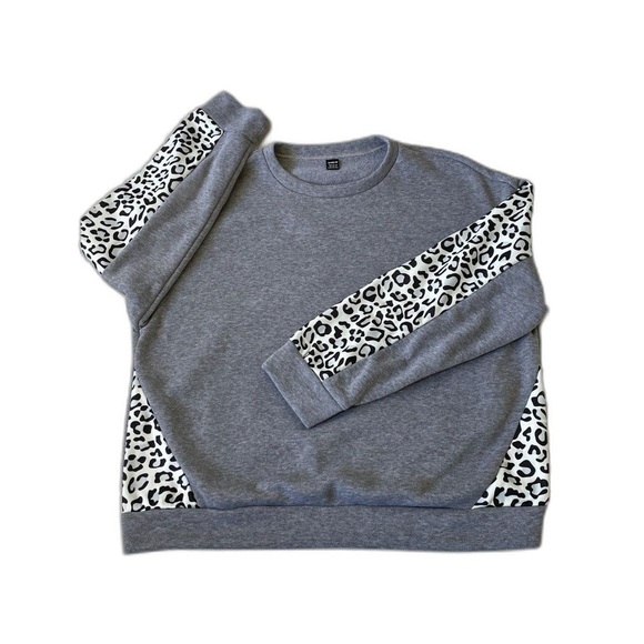 NWOT Women's Cozy Grey Sweatshirt with Grey Leopard Accents XL - Picture 3 of 3